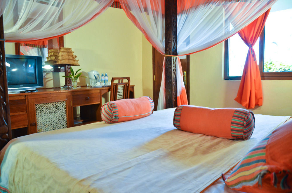 Hill Park Hotel - Tiwi Beach Eksteriør billede