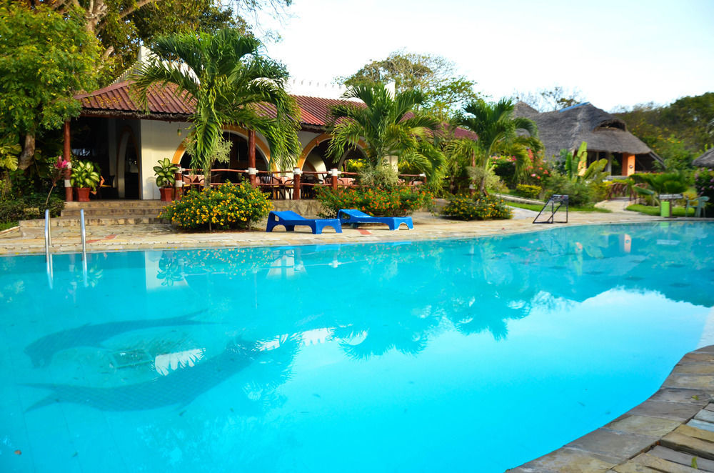 Hill Park Hotel - Tiwi Beach Eksteriør billede